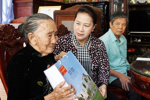 Chủ tịch Quốc hội tham dự ngày hội 'Đại đoàn kết toàn dân tộc' tại Trà Vinh