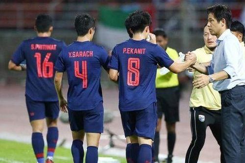 Trước cuộc đấu với tuyển Việt Nam, người Thái Lan hoài niệm về quá khứ