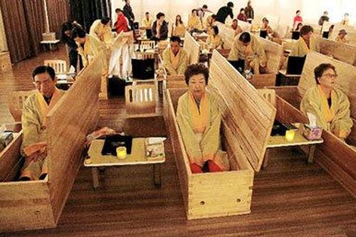 Thi nhau 'được chết': Dịch vụ kì lạ bùng nổ khắp xứ kim chi
