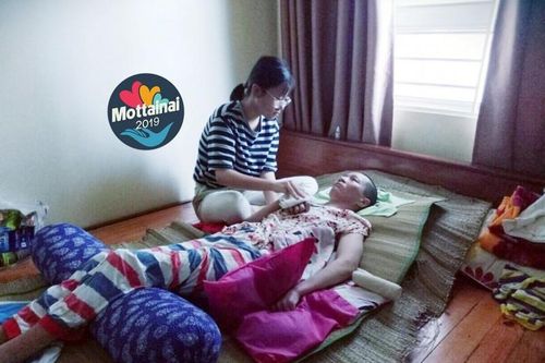 Xót xa những em nhỏ bỗng mồ côi vì tai nạn giao thông