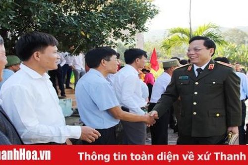 Thiếu tướng Nguyễn Hải Trung, Giám đốc Công an tỉnh dự Ngày hội Đại đoàn kết toàn dân tộc với Nhân dân thôn Sơn Hậu, xã Hải Nhân