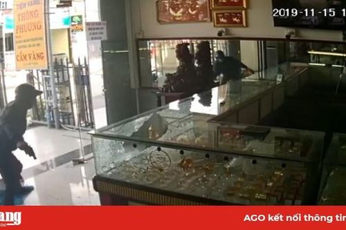 Cướp tiệm vàng ngày càng táo tợn