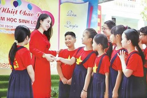 Đổi mới vì sự nghiệp 'trồng người' trên quê hương Đất Tổ