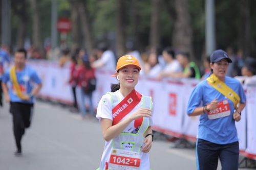 Những bóng hồng khoe sắc trên đường chạy Kizuna Ekiden 2019