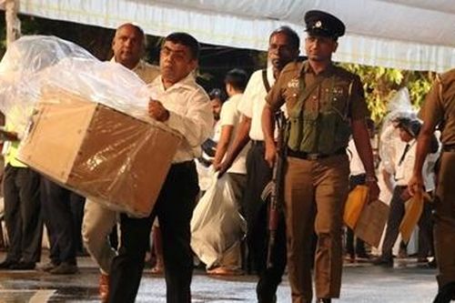 Cựu Bộ trưởng Quốc phòng Gotabaya Rajapaksa dẫn đầu