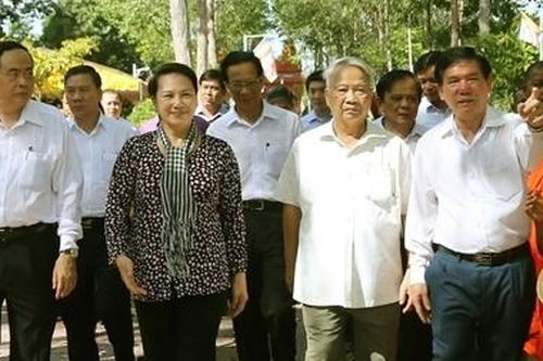 Chủ tịch Quốc hội Nguyễn Thị Kim Ngân làm việc tại Trà Vinh