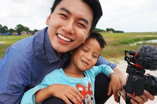 Hành trình chinh phục nút vàng Youtube của chàng kỹ sư bỏ việc để đi khắp Việt Nam làm nội dung sạch