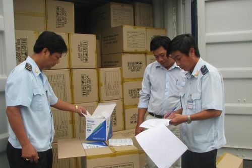 Hải quan dừng thông quan tất cả ô tô, điện thoại nếu chứa hình ảnh vi phạm chủ quyền