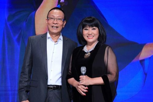 Lại Văn Sâm không thể ngồi yên khi Cẩm Vân xuất hiện ở game show