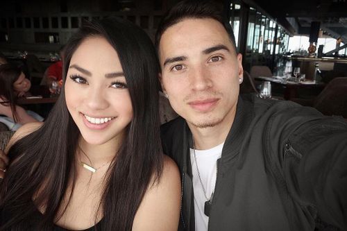 Chuyện tình 4 năm của cầu thủ Tristan Do và bạn gái gợi cảm