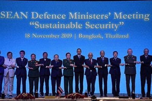 Tôn trọng luật pháp quốc tế để bảo đảm hòa bình, an ninh khu vực