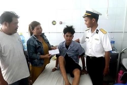 Trung úy Đặng Quốc Lộc dũng cảm cứu cháu nhỏ bị đuối nước