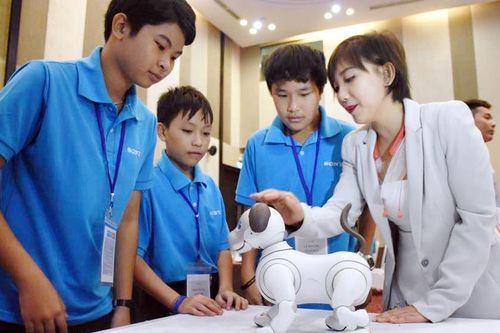 Học sinh Đà Nẵng lần đầu trải nghiệm công nghệ cảm biến MESH
