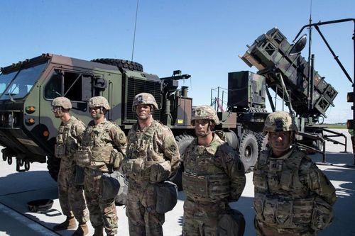 Nghị sĩ Quốc hội Liên Bang Đức 'tố' Mỹ lợi dụng NATO