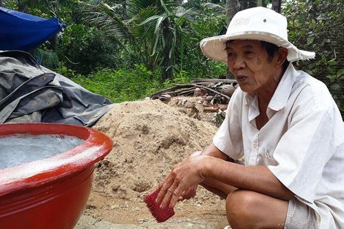 Lão nông xin rút khỏi hộ nghèo vì không muốn Nhà nước bảo trợ mãi