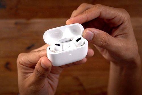 AirPods Pro được nâng cấp đáng kể, nhưng vẫn không giành ngôi đầu