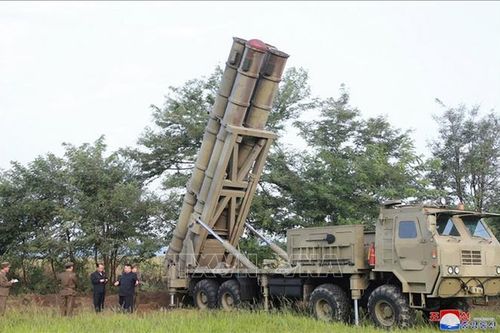 Nhà lãnh đạo Triều Tiên thị sát tập trận không quân