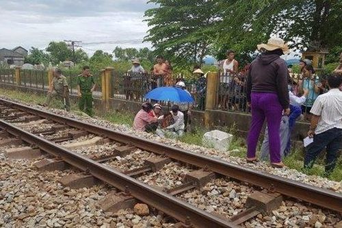 Thương tâm: Thầy giáo bị tàu hỏa tông tử vong trước ngày 20/11 khi chạy xe máy băng qua đường sắt