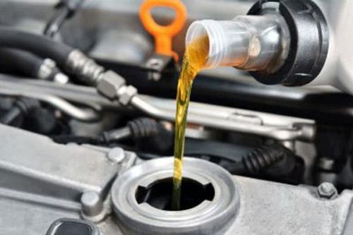 Phát hiện cơ sở có dấu hiệu kinh doanh dầu nhớt giả