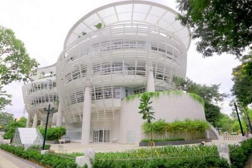 Nhà Thiếu nhi TPHCM buộc thôi việc một thầy giáo 'sờ đùi, vuốt má' nữ sinh lớp 7