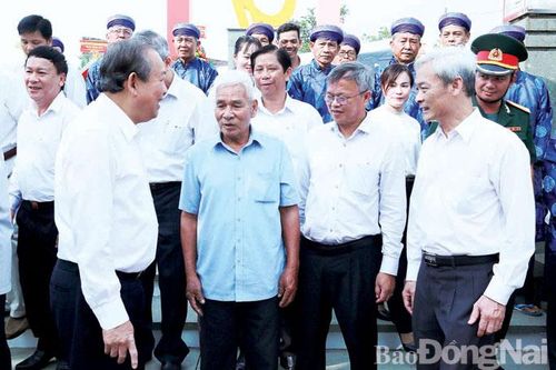 Củng cố vững chắc khối đại đoàn kết toàn dân tộc