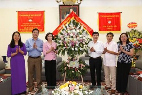 Đồng chí Bí thư Tỉnh ủy chúc mừng Ủy ban MTTQ Việt Nam tỉnh