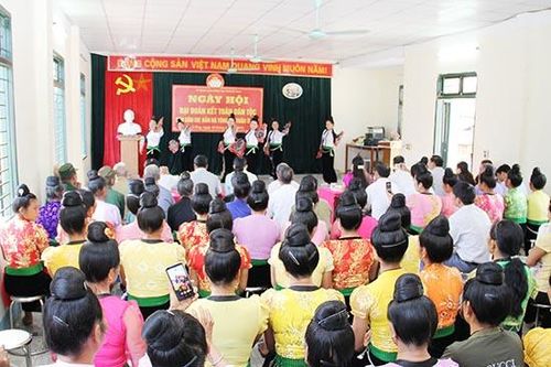 Bản Nà Tòng: Tổ chức Ngày hội đại đoàn kết toàn dân tộc