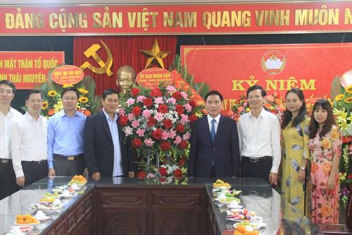 Chủ tịch UBND tỉnh chúc mừng Ủy ban MTTQ tỉnh nhân Ngày truyền thống