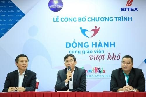 Khởi động chương trình 'Đồng hành cùng giáo viên vượt khó'