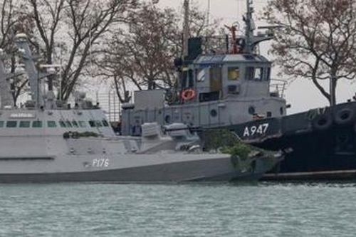 Nga thả ba tàu chiến Ukraine bị bắt gần Eo biển Kerch