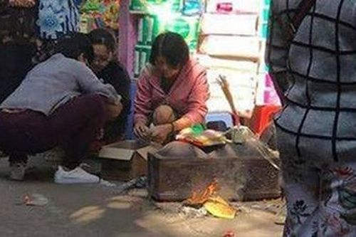 Vì đâu mẹ nỡ vứt con!