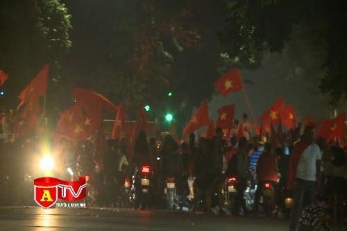 Công an Hà Nội phân luồng, đảm bảo an toàn giao thông phục vụ trận đấu bóng đá Việt Nam - Thái Lan