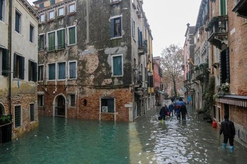 Thành Venice bị nước tấn công