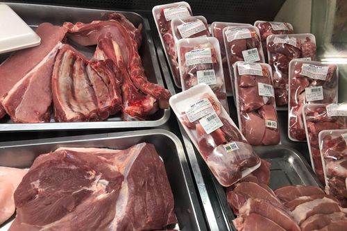 Chạm mốc 200.000 đồng/kg, giá thịt lợn sẽ đắt hơn thịt bò?