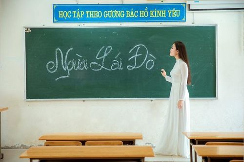 Sao Mai Huyền Trang ra mắt MV 'Người lái đò' nhân ngày 20/11