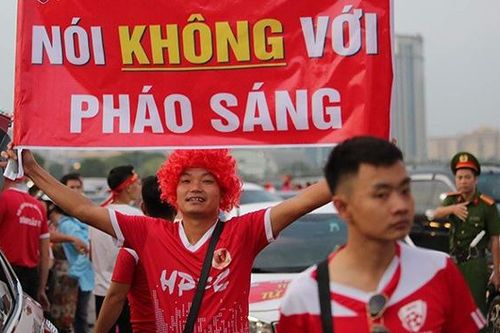 Bóng đá Việt Nam: Thái Lan chỉ ra cái tên nguy hiểm nhất. Nói không với pháo sáng