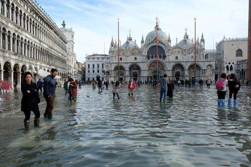 Italy khắc phục hậu quả trận lụt lịch sử tại Venice