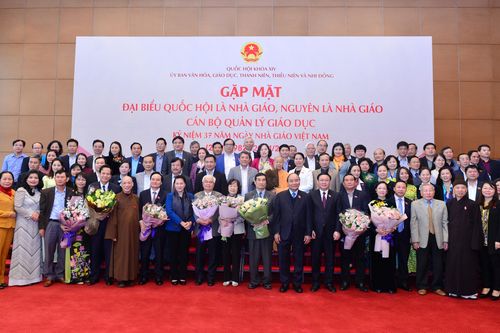 Từng bước đưa nền giáo dục nước nhà phát triển sánh ngang với nền giáo dục tiên tiến