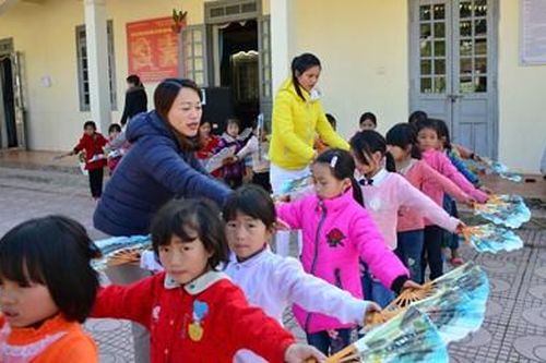 Cô giáo như mẹ hiền