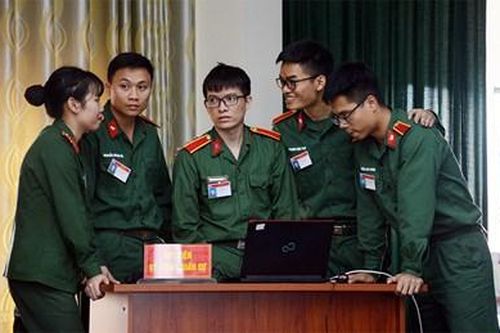 'Cú huých' cho phong trào học ngoại ngữ