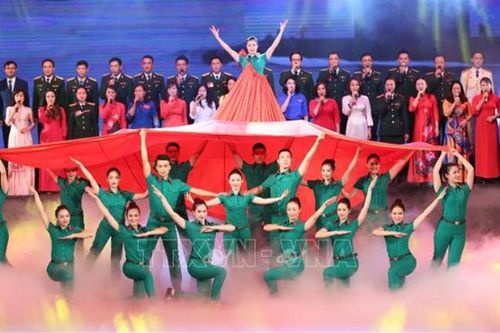 'Bài ca nâng bước quân hành'