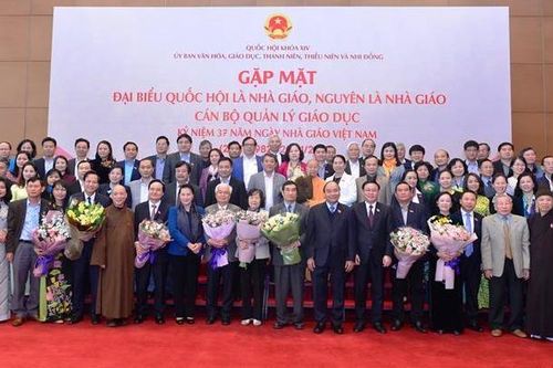 Chủ tịch Quốc hội biểu dương những đóng góp của ngành Giáo dục