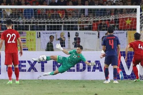 Việt Nam giữ vững ngôi đầu bảng G sau trận hòa Thái Lan