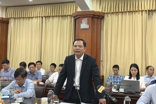 Lo cỗ thiếu thịt, Bộ trưởng triệu tập họp khẩn bàn kế