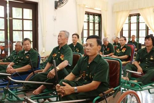 Đề xuất dành gần 358 tỷ đồng tặng quà Tết cho người có công