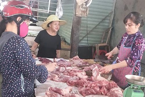 Người tiêu dùng lo lắng vì giá thịt lợn liên tục tăng cao