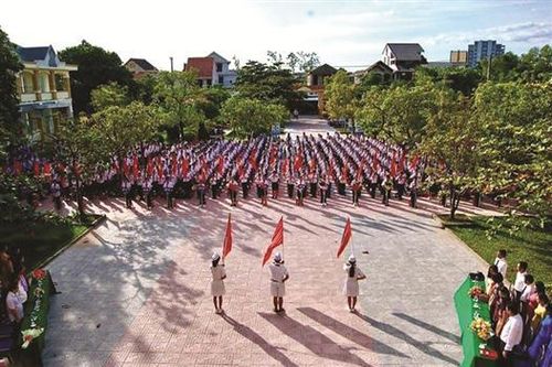 Trường THPT Phan Đình Phùng, 15 năm xây dựng và trưởng thành