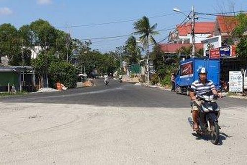 Kinh tế Xây dựng - Giao thông Hoàn tất việc thảm mặt đường Quốc lộ 49B