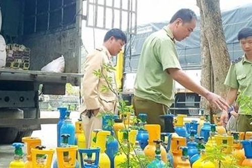 Xe tải vận chuyển hơn 1,5 tấn khí cười