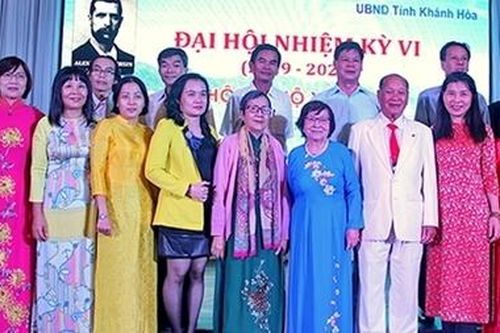 Trao tặng giải thưởng A.Yersin cho 6 học sinh giỏi ở Khánh Hòa